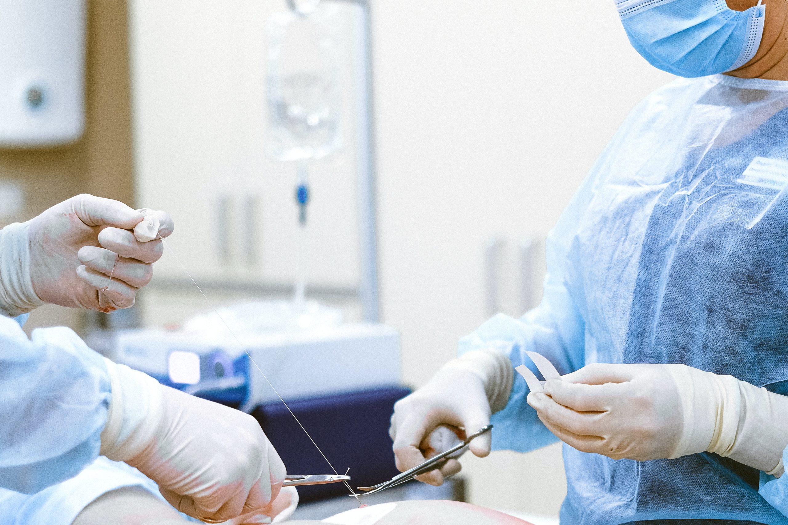 Read more about the article Operacja cieśni nadgarstka – na czym polega leczenie operacyjne ZCN?